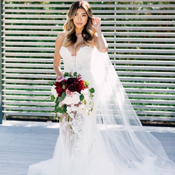 Inbal Dror Wedding Gown - Picture 2 of 6